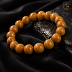 Pear Pavilion — 15-Bead Agarwood & Sandalwood Bracelet