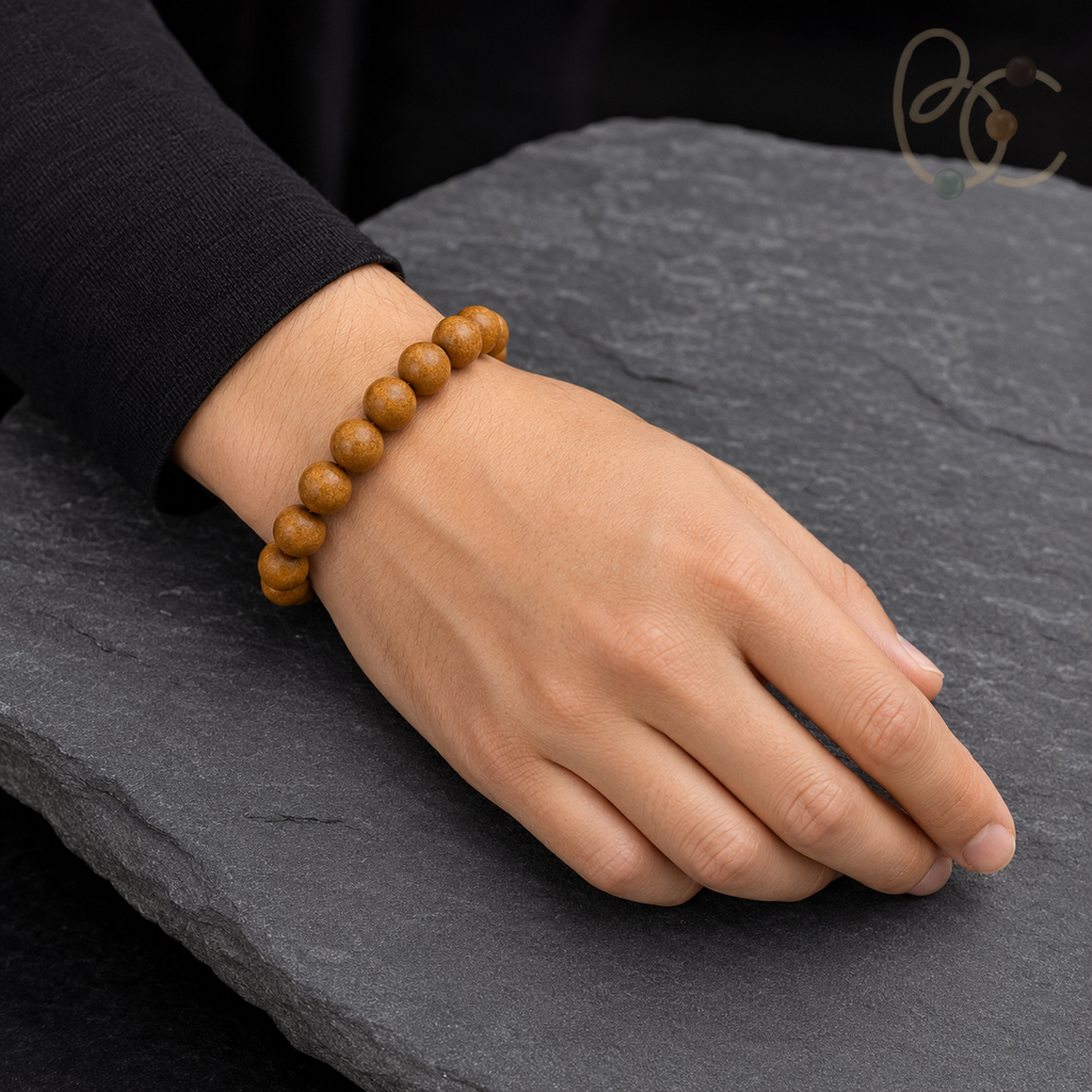 Pear Pavilion — 15-Bead Agarwood & Sandalwood Bracelet