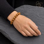 Pear Pavilion — 15-Bead Agarwood & Sandalwood Bracelet
